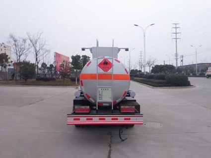 CLQ5070GRY5型易燃液体罐式运输车_5.jpg