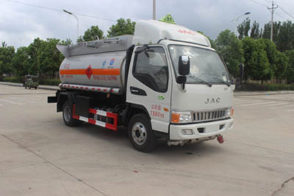 SCS5071GRYHFC型易燃液体罐式运输车_1.jpg